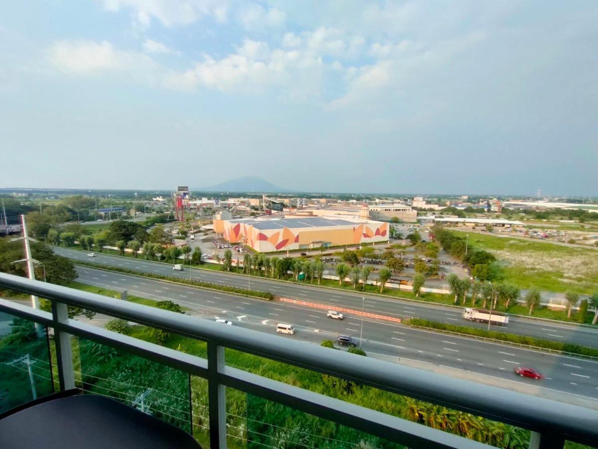 Aparthotel The Aces Crib At Azure North Pampanga Exterior foto